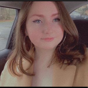 Meet your Posher, Caitlain